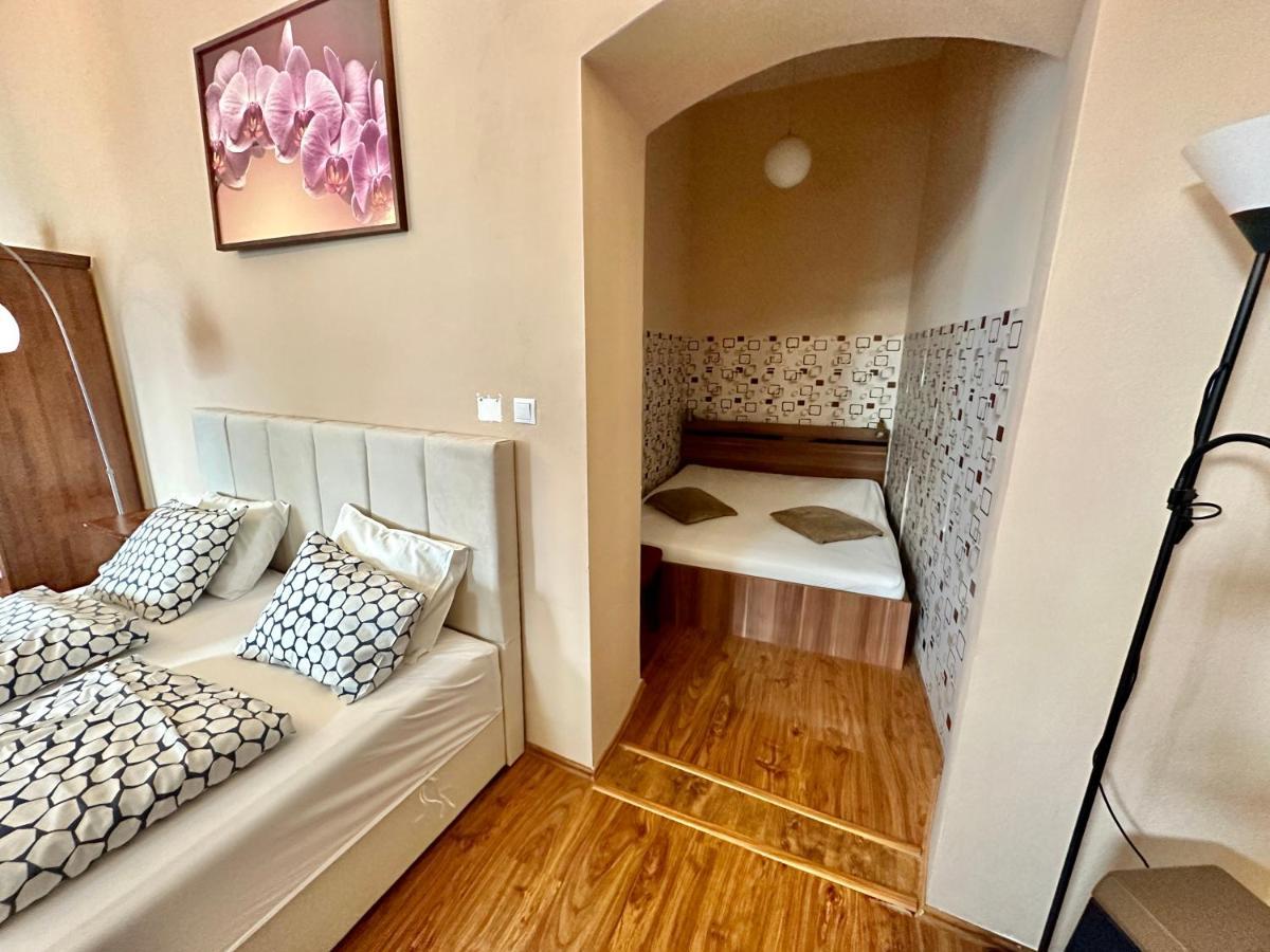 Home Away Main Square Apartment โปปรัด ภายนอก รูปภาพ