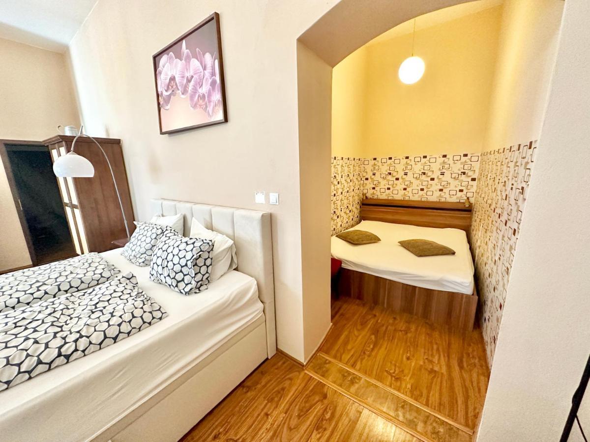 Home Away Main Square Apartment โปปรัด ภายนอก รูปภาพ