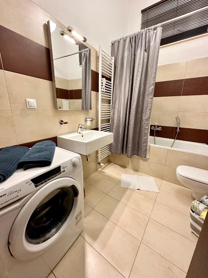 Home Away Main Square Apartment โปปรัด ภายนอก รูปภาพ