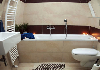 Home Away Main Square Apartment โปปรัด ภายนอก รูปภาพ